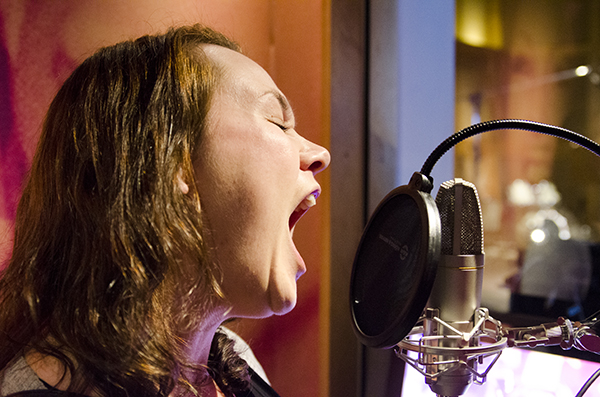 Pröva att sjunga i en studio - check! Foto: Teresa Hedström